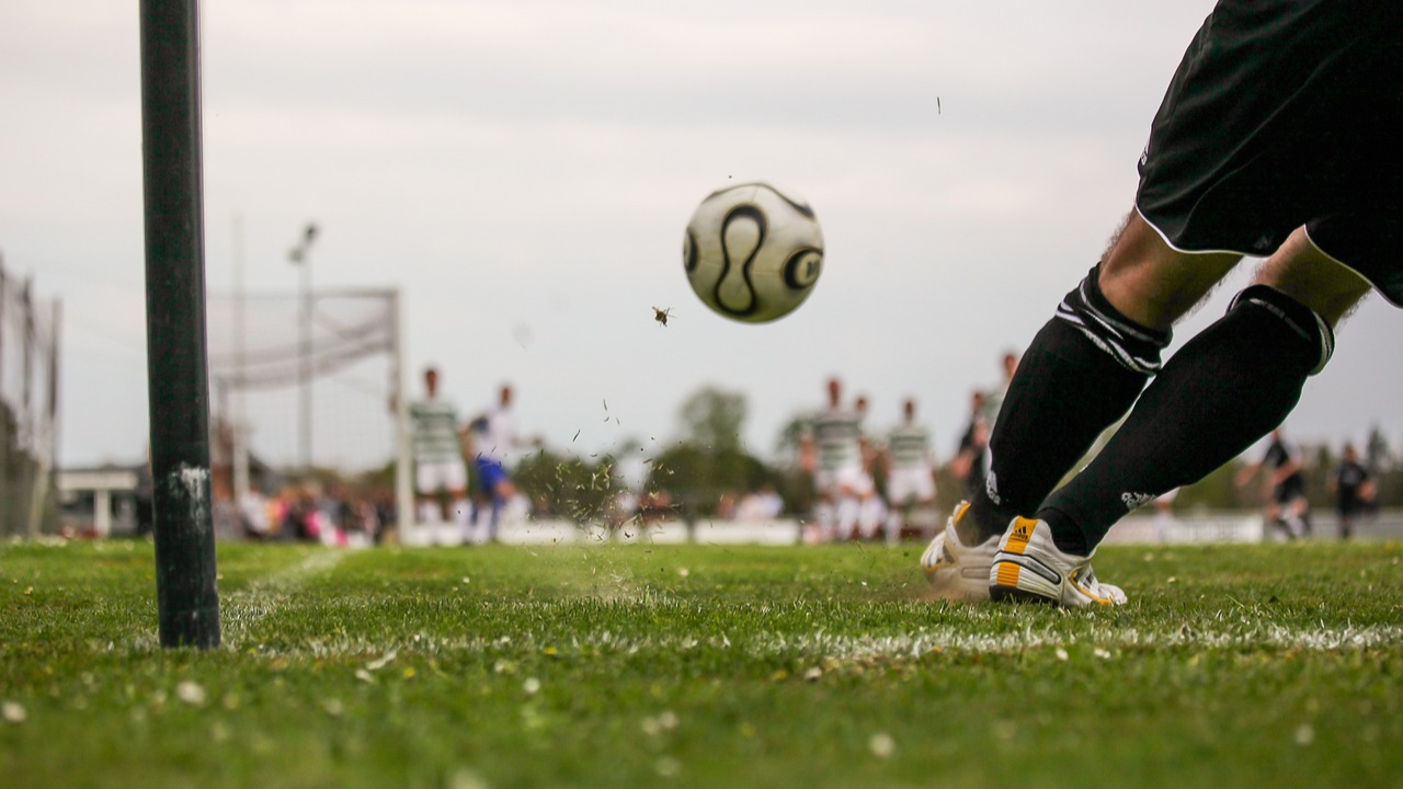 Qual Campeonato Sai Mais Cartões? As Ligas Mais Quentes e Dicas de Apostas (Análise 2025)