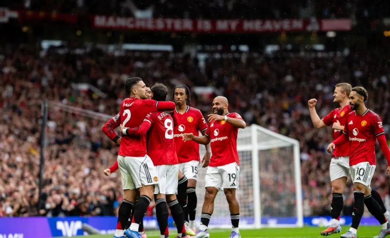 Manchester United vs Brentford: Busca pelo G4 contra série invicta – Prévia e Palpite