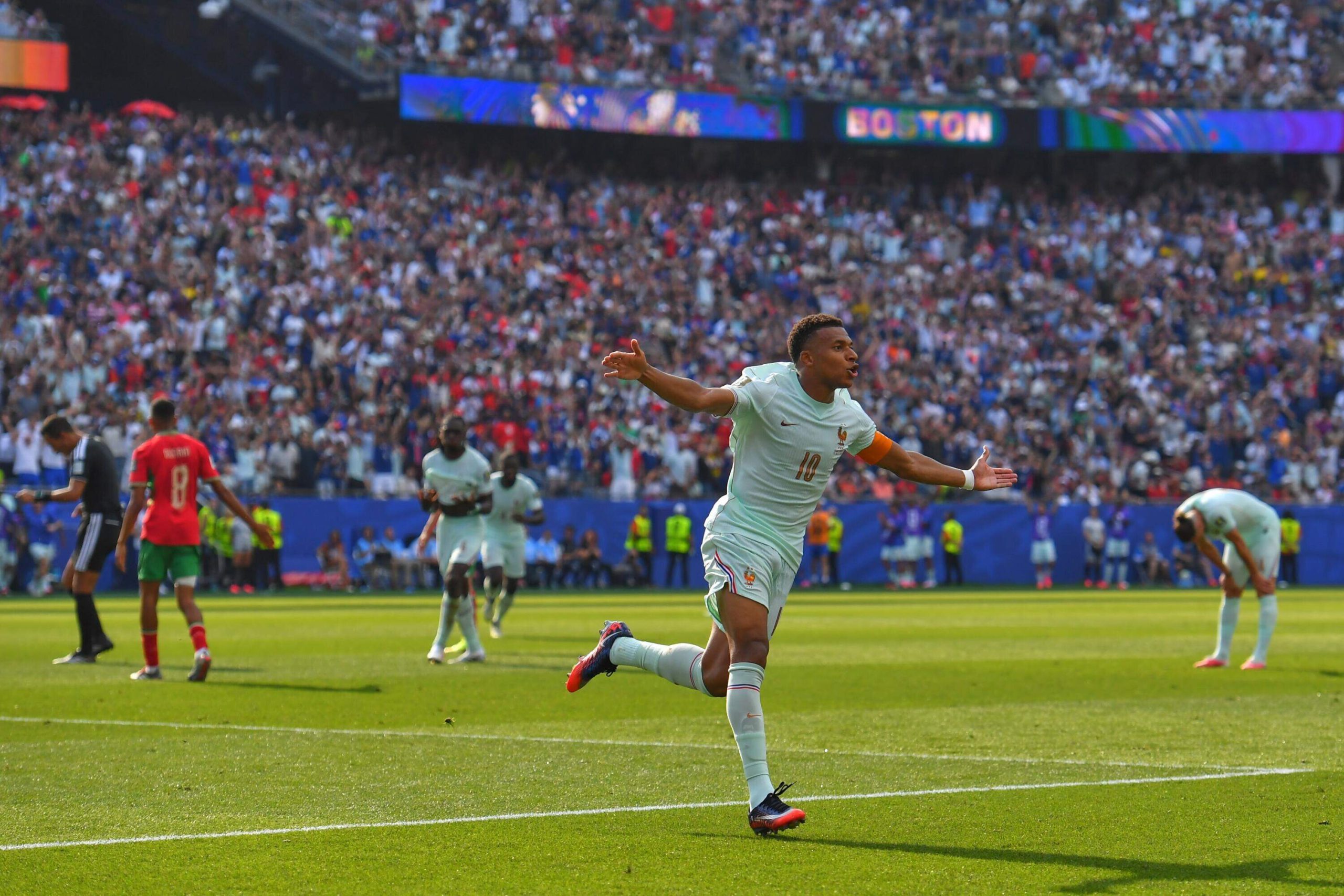 França 2 x 0 Marrocos: Mbappé e Dembélé Colocam os Bleus na Terceira Semifinal Consecutiva da Copa do Mundo